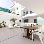 Modern 2br Rooftop Pool 2 Min Walk To * Olhos de Agua (Albufeira)