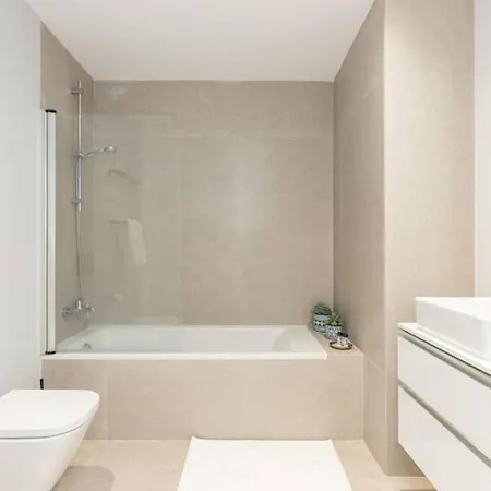 דירה Modern 2br Rooftop Pool 2 Min Walk To אולוס די אגווה