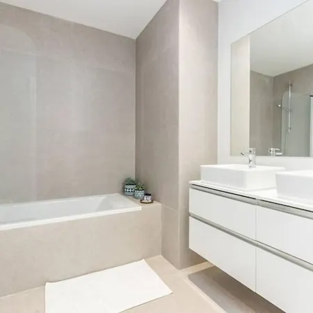דירה Modern 2br Rooftop Pool 2 Min Walk To אולוס די אגווה