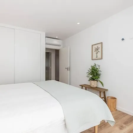 Perfect Place To Escape To With Rooftop Infinity Pool Apartment Olhos de Agua (Albufeira)
