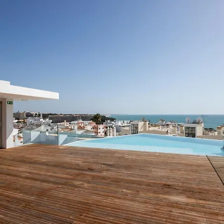 Perfect Place To Escape To With Rooftop Infinity Pool *