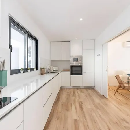 New 2bedroom W Terrace & Infinity Pool 아파트