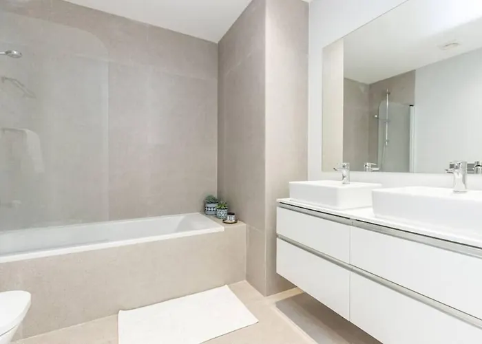 Apartamento New 2bedroom W Terrace & Infinity Pool Olhos de Agua (Albufeira)