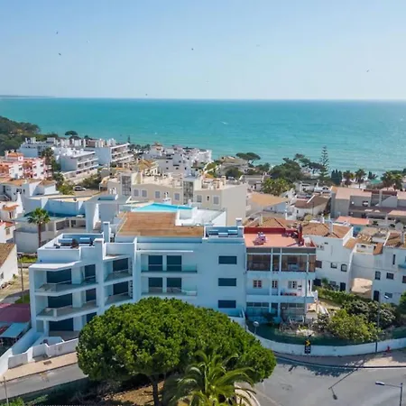 Modern 2br Rooftop Pool 2 Min Walk To Olhos de Agua (Albufeira)