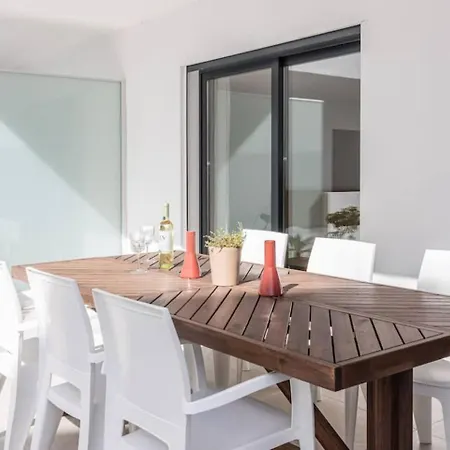Modern 2br Rooftop Pool 2 Min Walk To Olhos de Agua (Albufeira)