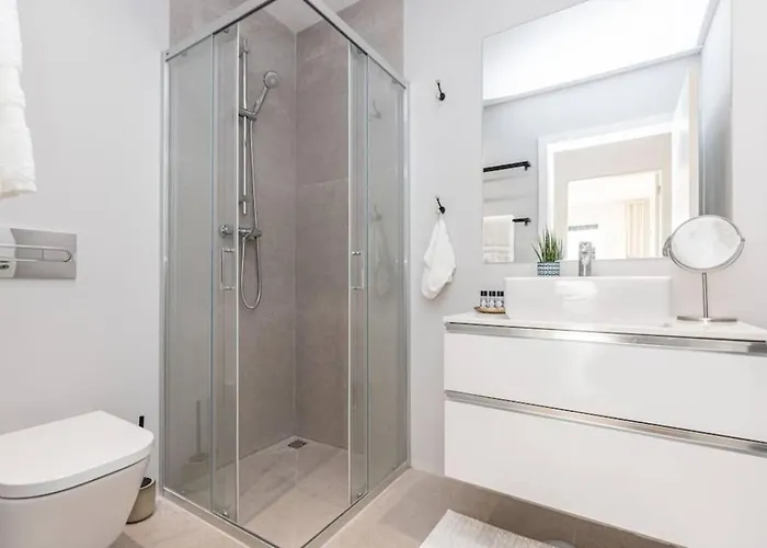 New 2bedroom W Terrace & Infinity Pool